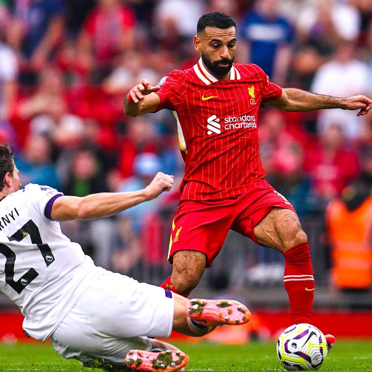 包含曼城客场大胜狼队，阿森纳客场遭遇失利的词条