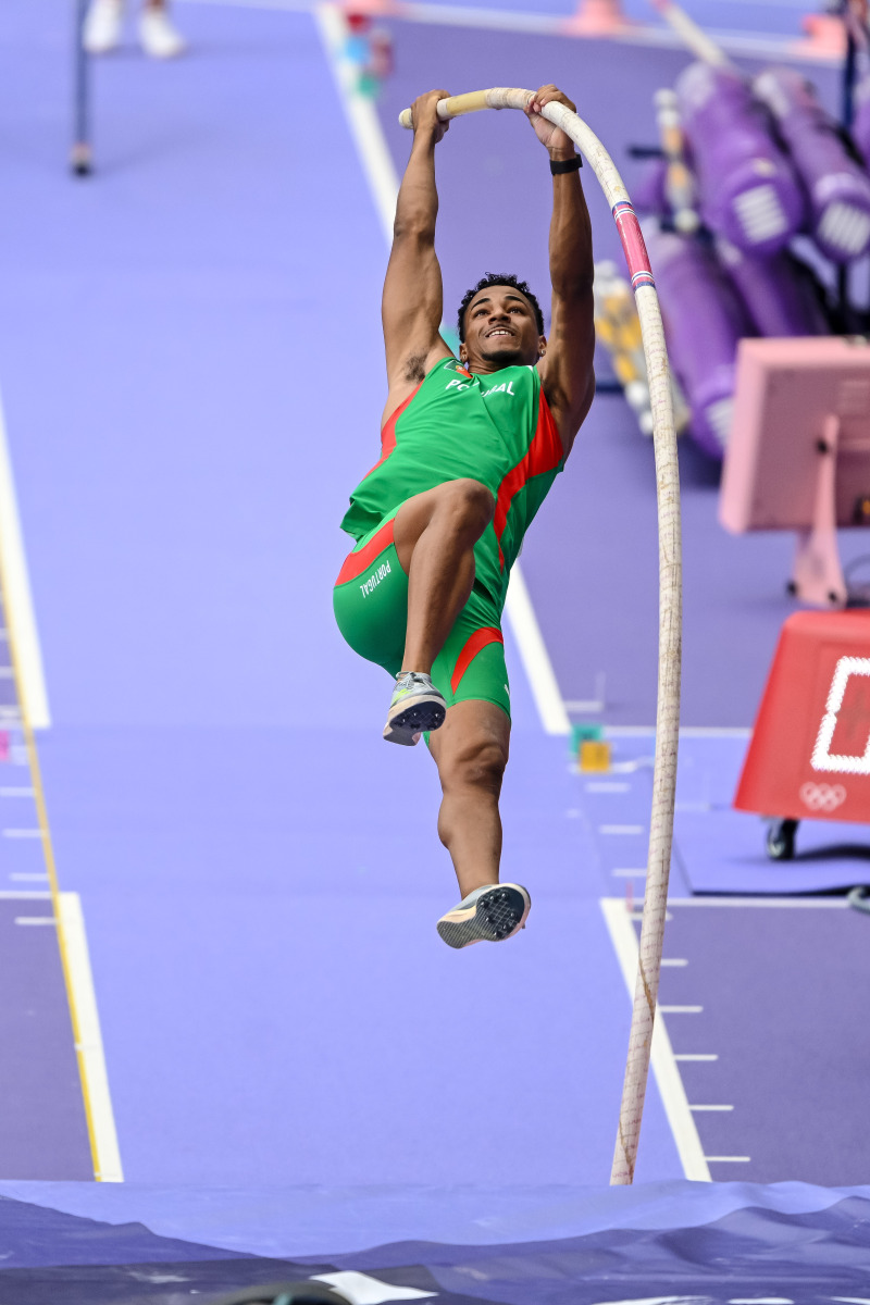 美国选手斩获跳水项目金牌，表现稳定出色